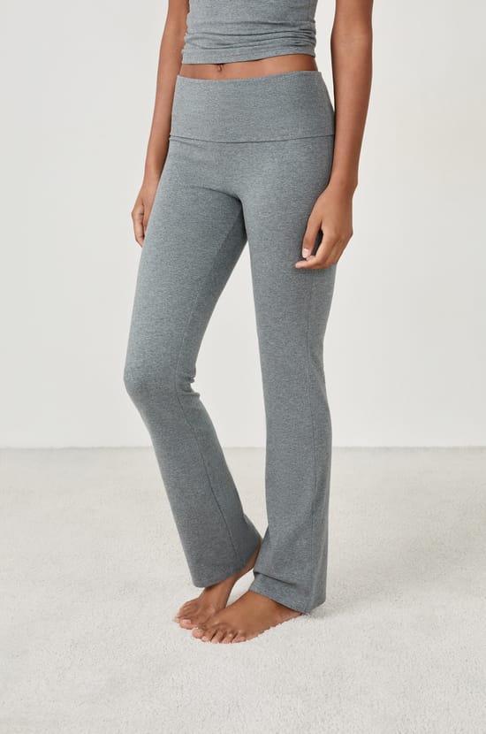 Pantal&oacute;n de pijama acampanado;${refinementColor}
