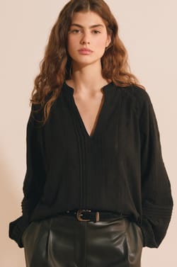 Blouse col V en coton;${refinementColor}