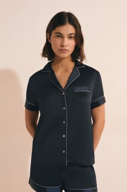 Chemise de nuit manches courtes satin&eacute;e;${refinementColor}