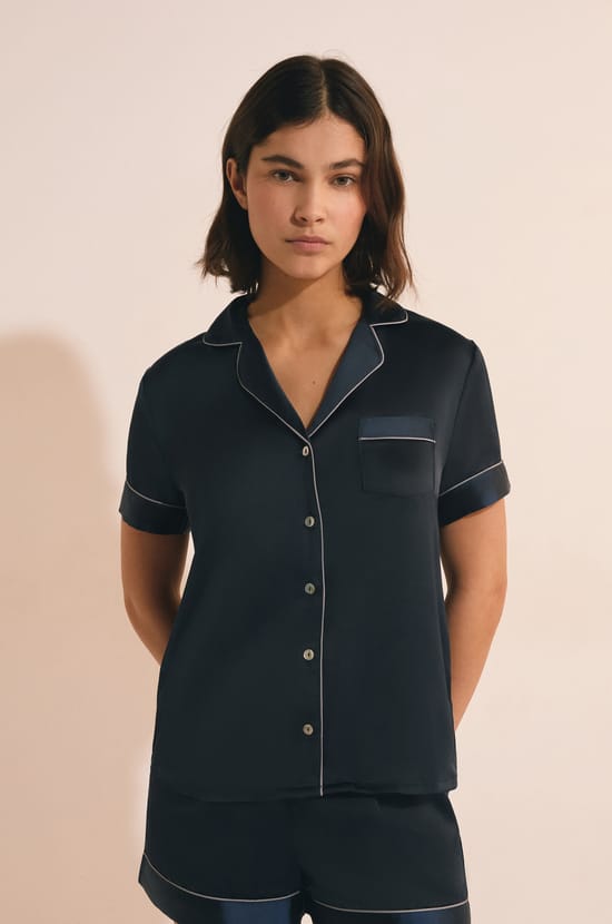 Chemise de nuit manches courtes satin&eacute;e;${refinementColor}