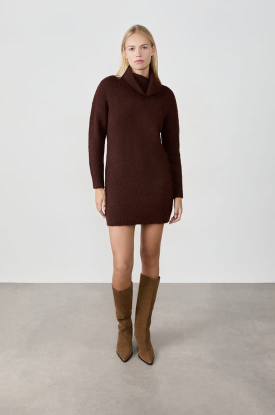 Robe pull col roulé;${refinementColor}