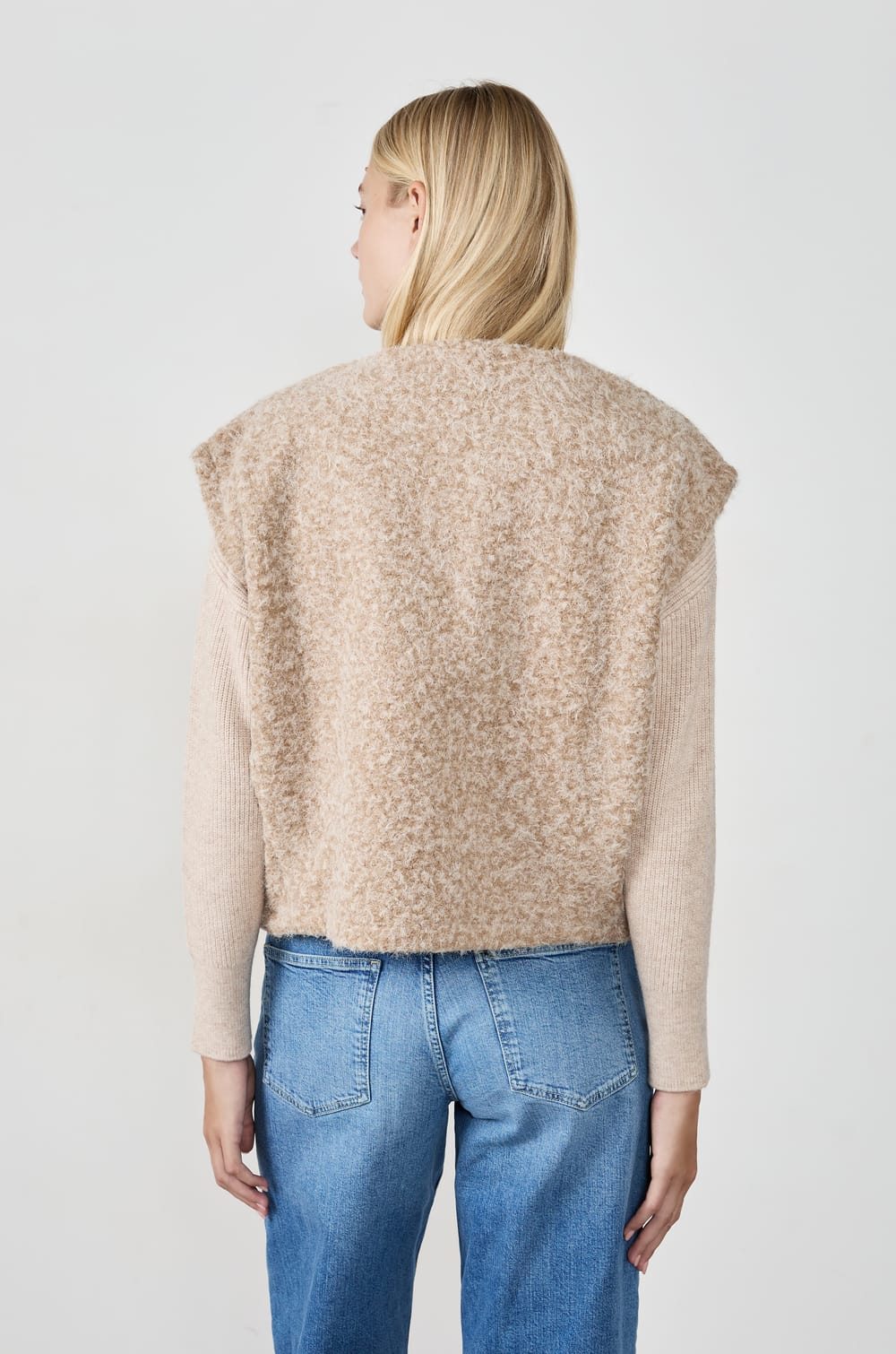 Sleeveless Jacket;${refinementColor}