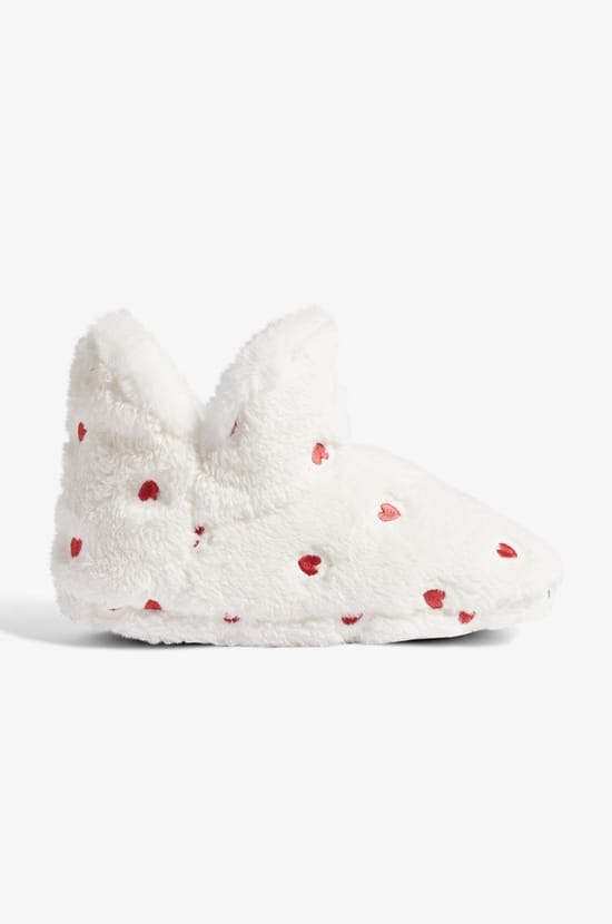 Heart Ankle Slipper Boots;${refinementColor}