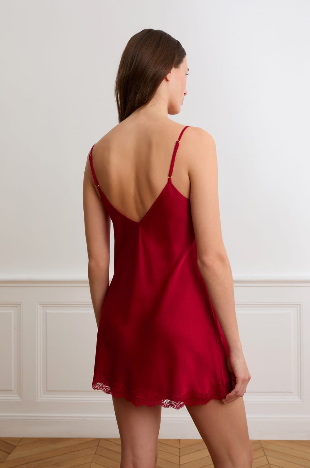 Satijnen babydoll met kanten details;${refinementColor}