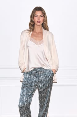 Ensemble de pyjama 3 pi&egrave;ces satin&eacute;;${refinementColor}