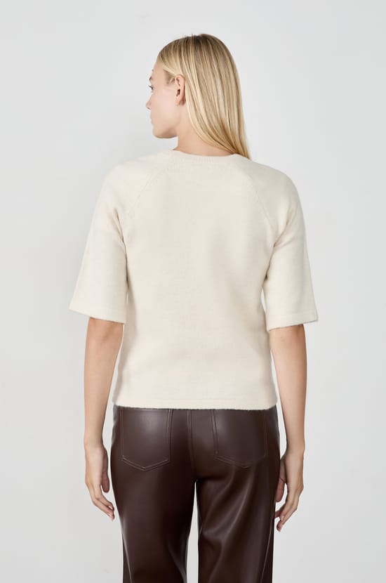 Short-sleeved sweater;${refinementColor}