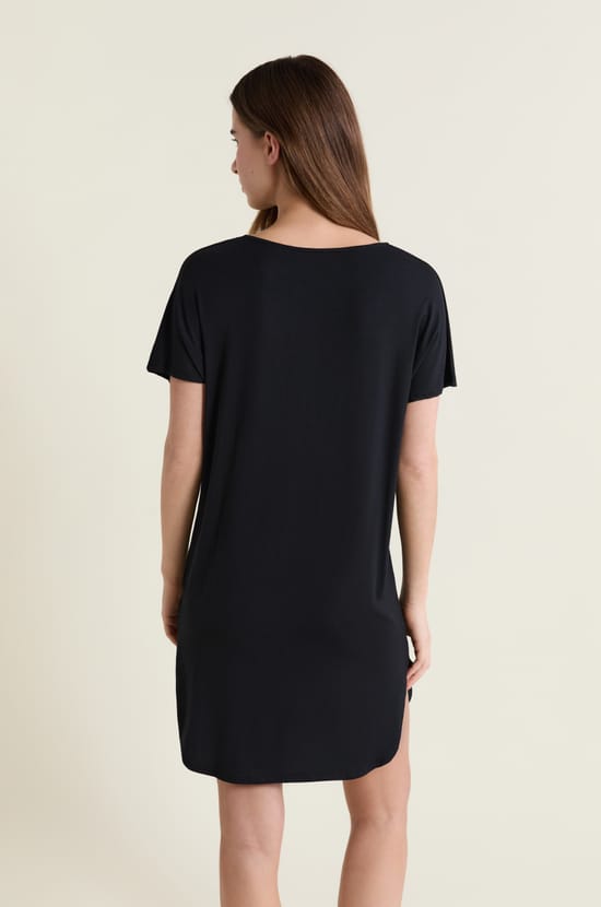 Chemise de nuit en modal d&eacute;collet&eacute; dentelle;${refinementColor}