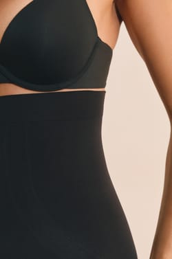 Panty sculptant taille haute;${refinementColor}