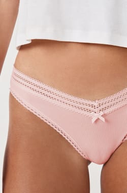 Tanga V-shape en microfibre et dentelle;${refinementColor}