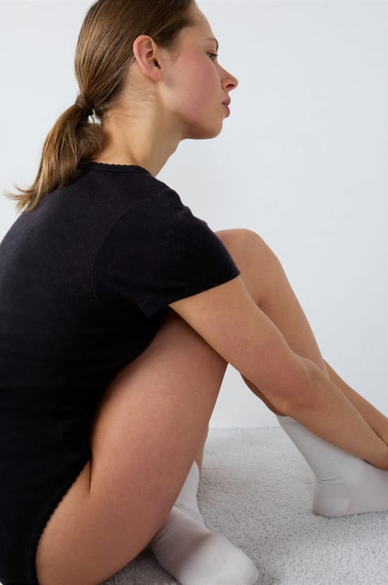 Body aus Baumwolle mit Pointelle-Muster und kurzen Ärmeln;${refinementColor}