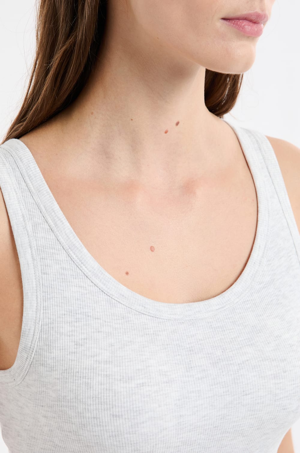 D&eacute;bardeur avec brassi&egrave;re int&eacute;gr&eacute;e;${refinementColor}