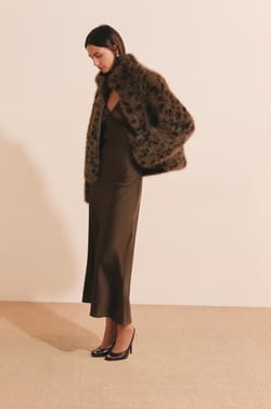 Manteau court en fausse fourrure l&eacute;opard;${refinementColor}