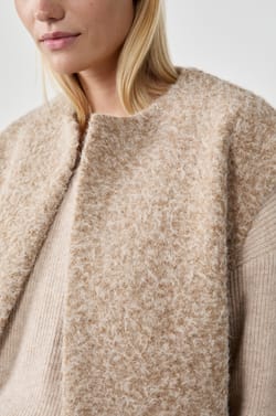 Sleeveless Jacket;${refinementColor}