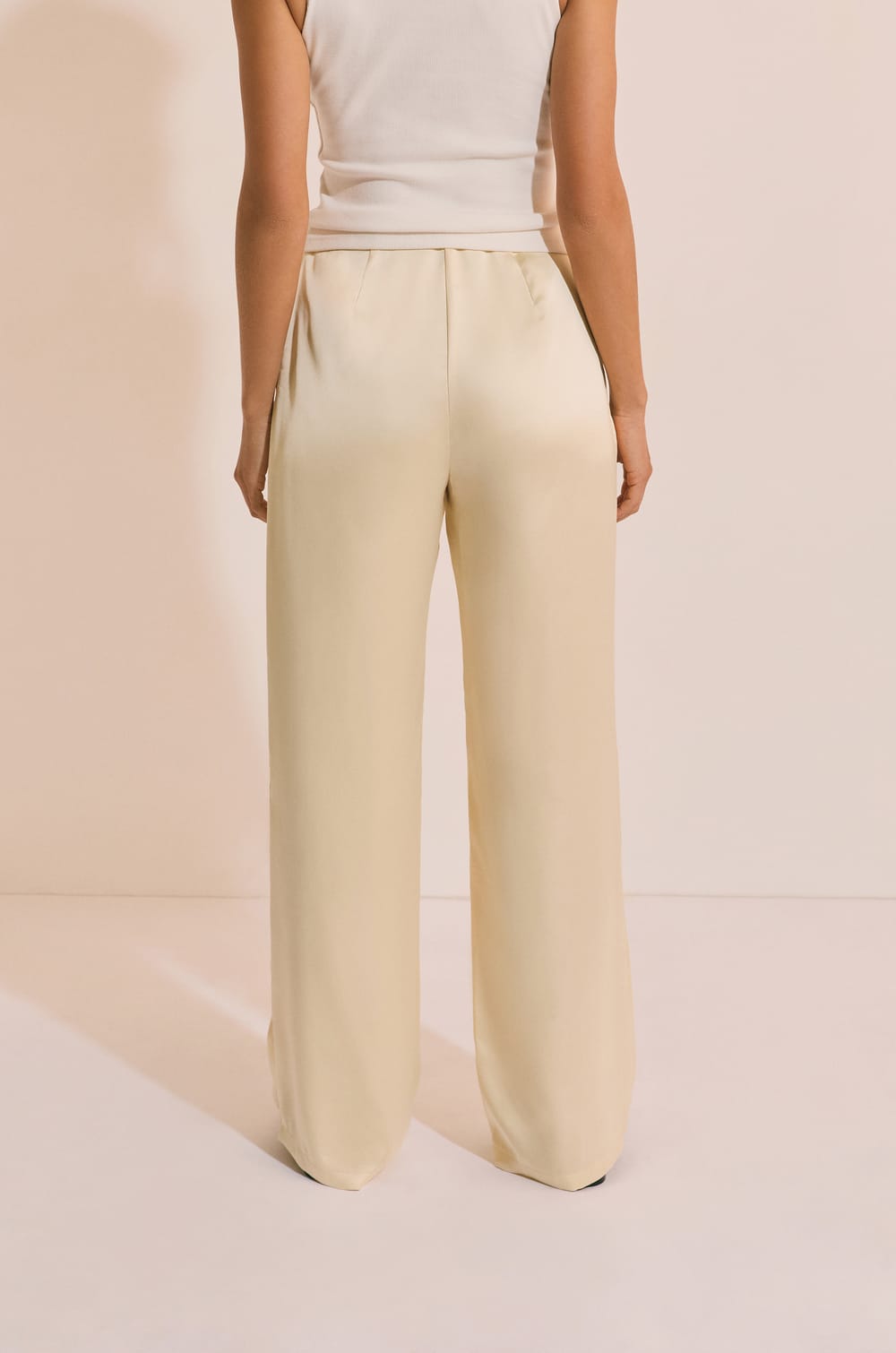 Pantalon droit satin&eacute;;${refinementColor}