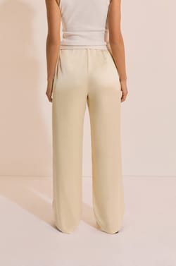 Pantalon droit satin&eacute;;${refinementColor}