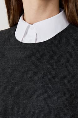Robe courte sans manches avec ceinture;${refinementColor}