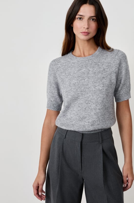 Pull manches courtes;${refinementColor}