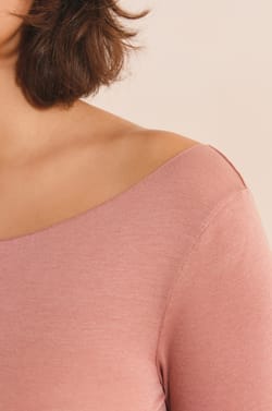 T-shirt thermique col bateau avec cachemire;${refinementColor}