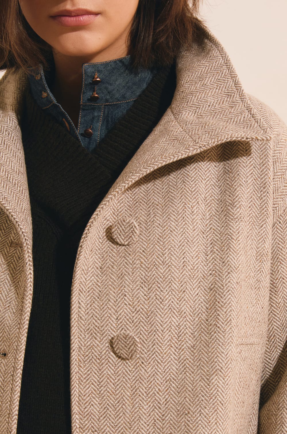 Manteau court avec laine &agrave; col montant;${refinementColor}