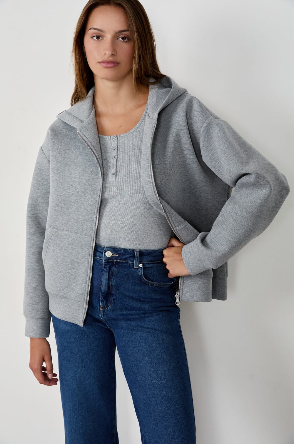 Long-sleeved T-shirt with buttons;${refinementColor}