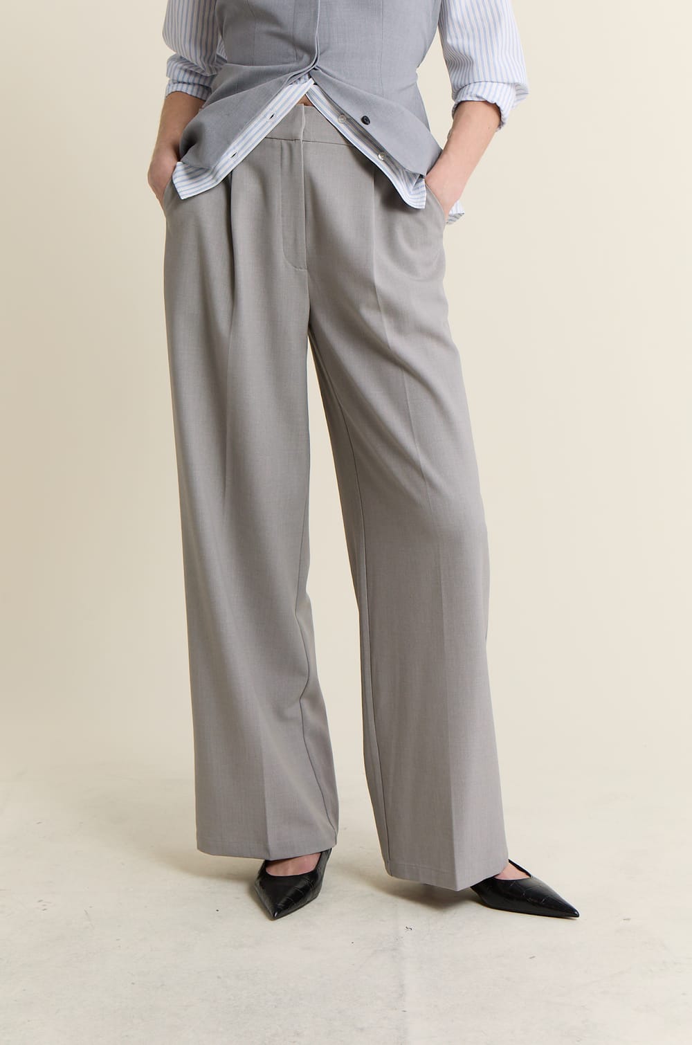 Wide-Cut Tailored Trousers;${refinementColor}