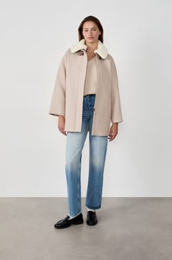 Mid-length coat with wool and faux fur collar;${refinementColor}