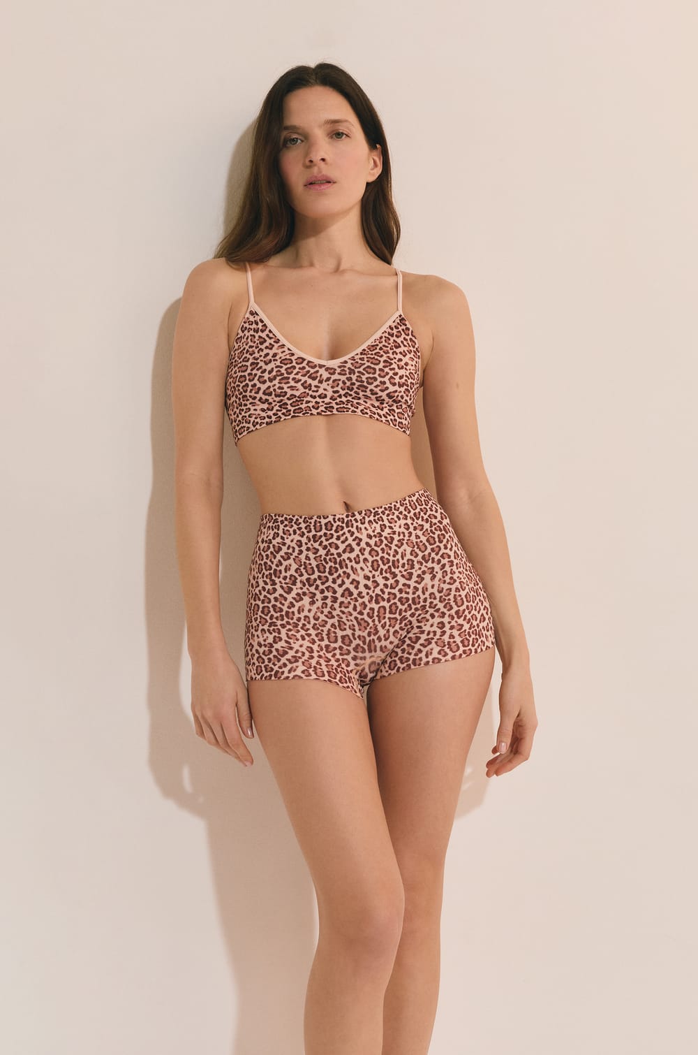 Short boyleg;${refinementColor}