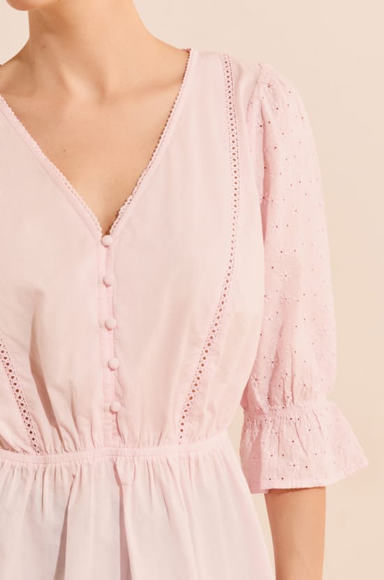 Blouse avec broderie en coton;${refinementColor}