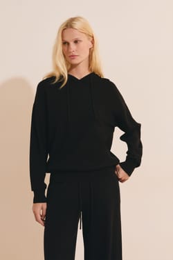 Pull &agrave; capuche;${refinementColor}