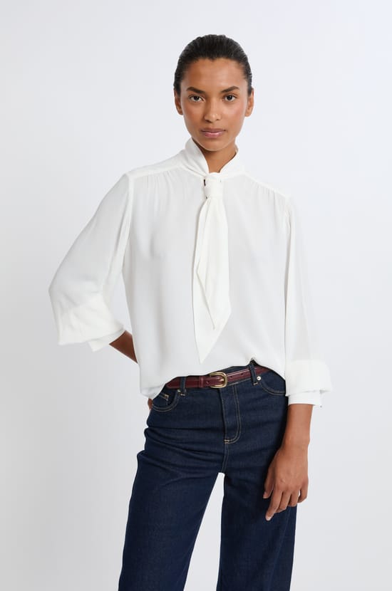 Chemise avec col cravate;${refinementColor}