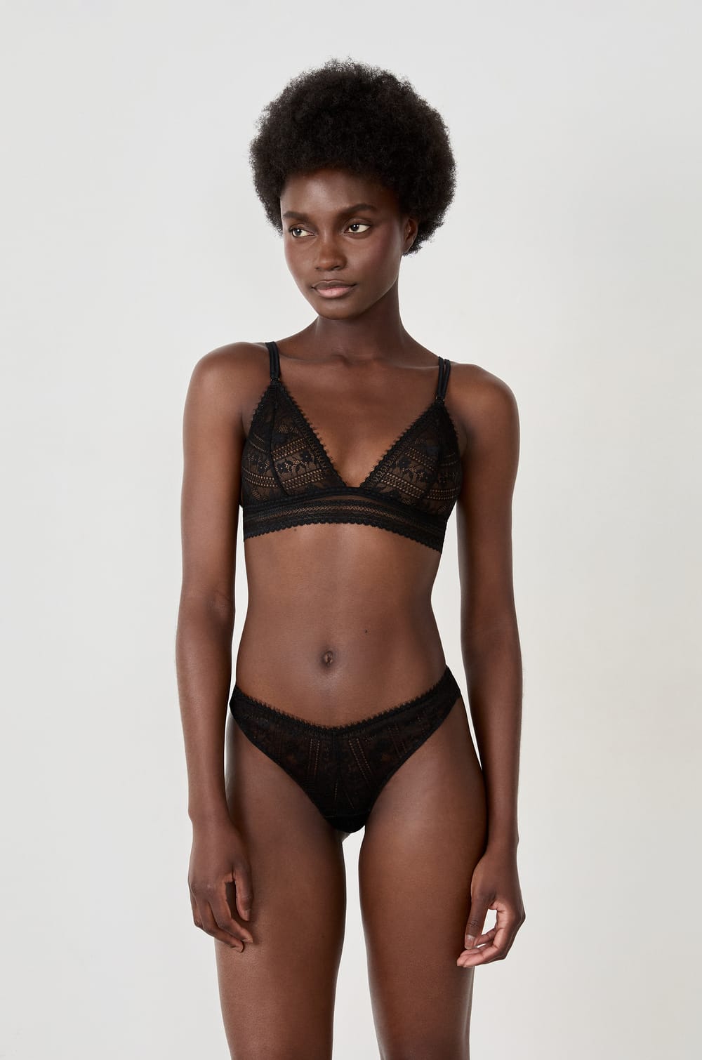Soutien-gorge triangle sans armartures en dentelle;${refinementColor}