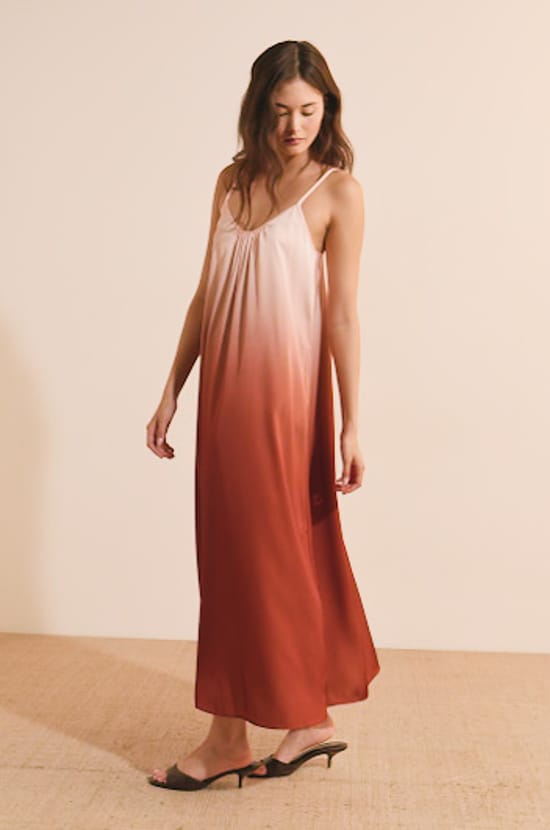 Robe longue satin&eacute;e;${refinementColor}