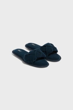Velvet flip-flop slippers;${refinementColor}