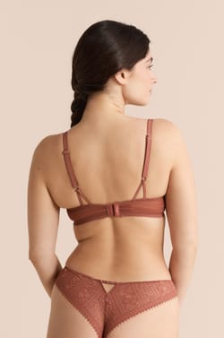 Podprsenka č.4 - Podprsenka s měkk&yacute;mi ko&scaron;&iacute;čky z krajky;${refinementColor}