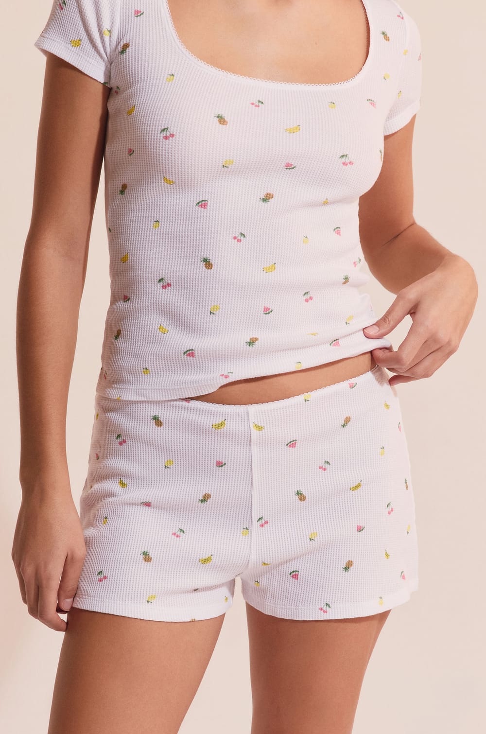 Short gaufr&eacute; &agrave; motifs fruits;${refinementColor}