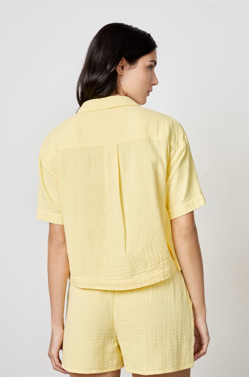 Textured short-sleeved shirt;${refinementColor}