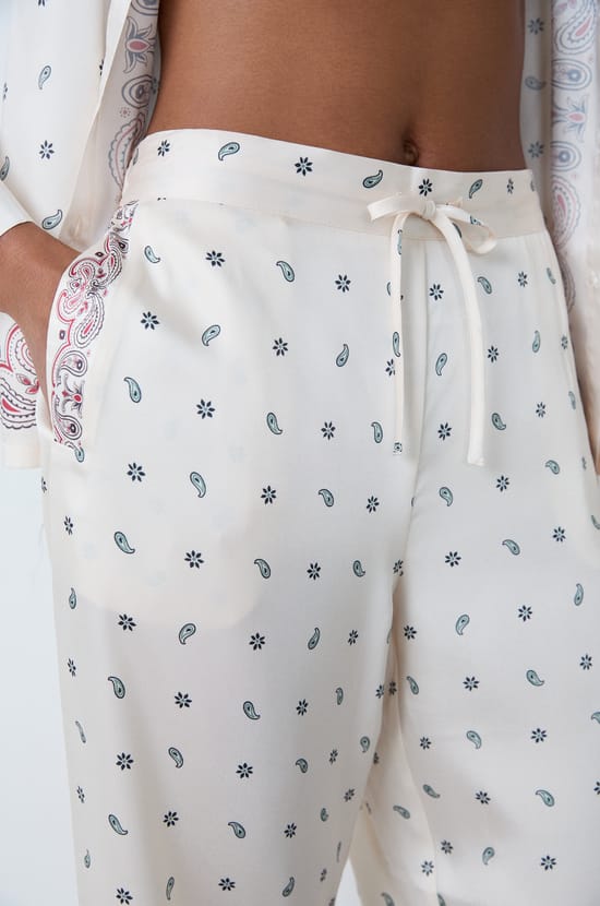 Pantalon de pyjama à motifs;${refinementColor}