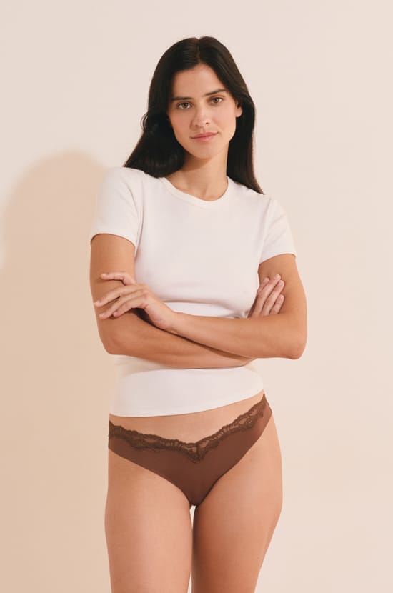 Tanga avec d&eacute;tail dentelle;${refinementColor}