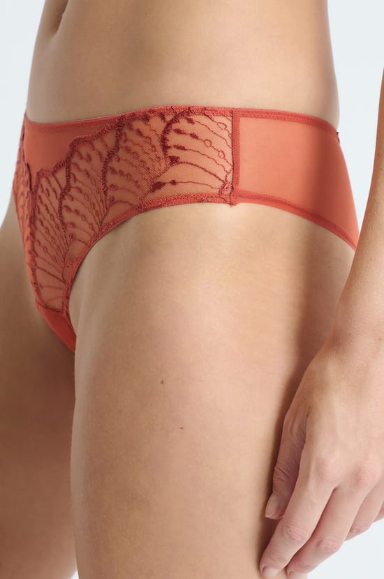 Soutien-gorge N.4 - Le coques fines en broderie;${refinementColor}