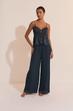 Pantalon satin&eacute; coupe large;${refinementColor}