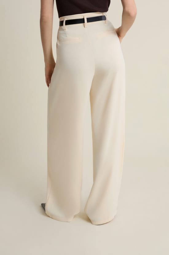 Pantalon large &agrave; pinces;${refinementColor}