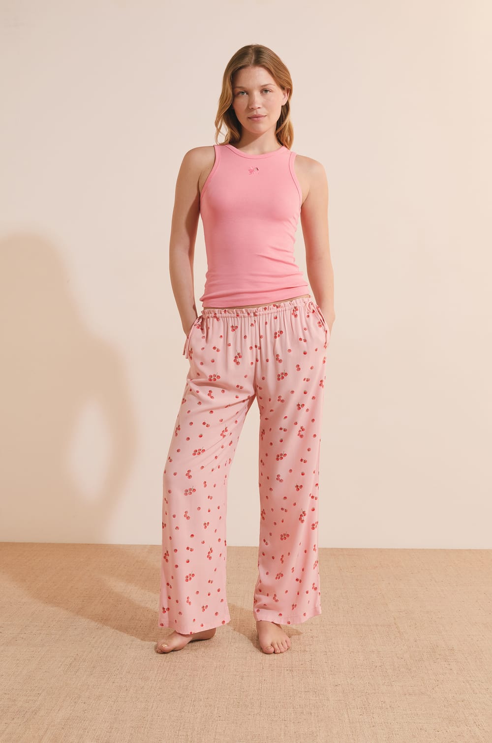 Pantalon de pyjama 7/8 &agrave; motifs tomate;${refinementColor}