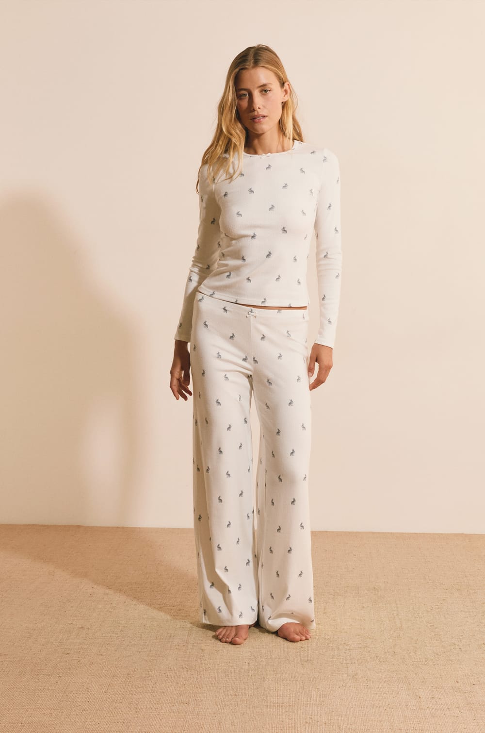 Pantalon de pyjama &agrave; motifs lapins;${refinementColor}