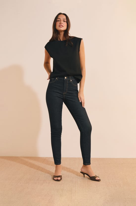 Slim Cut Jeans;${refinementColor}