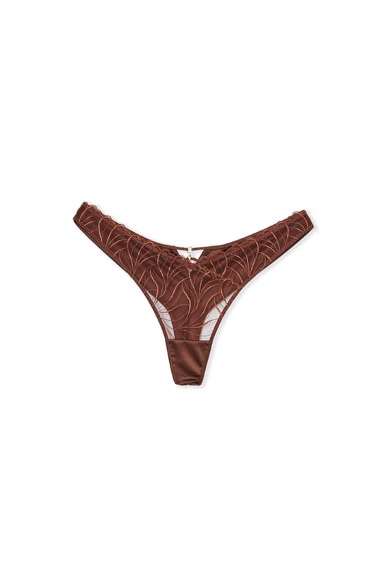 Tanga en broderie florale;${refinementColor}
