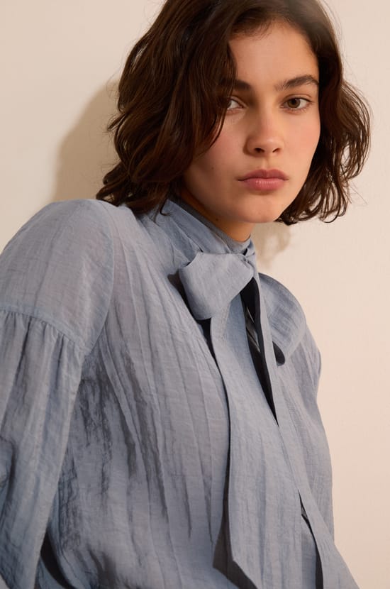 Chemise avec lien &agrave; nouer;${refinementColor}