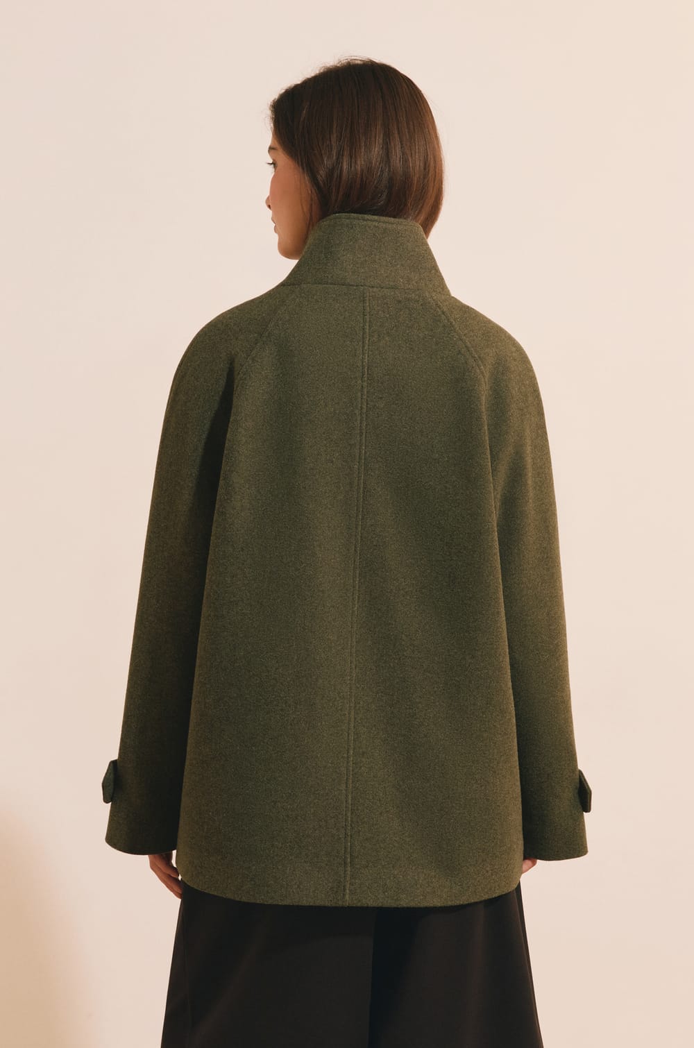 Manteau court avec laine &agrave; col montant;${refinementColor}