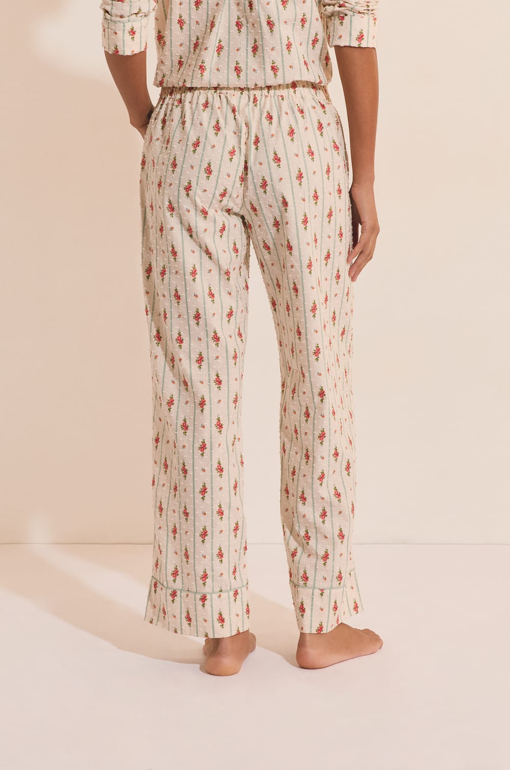 Pantalon de pyjama &agrave; motifs fleuris en coton;${refinementColor}