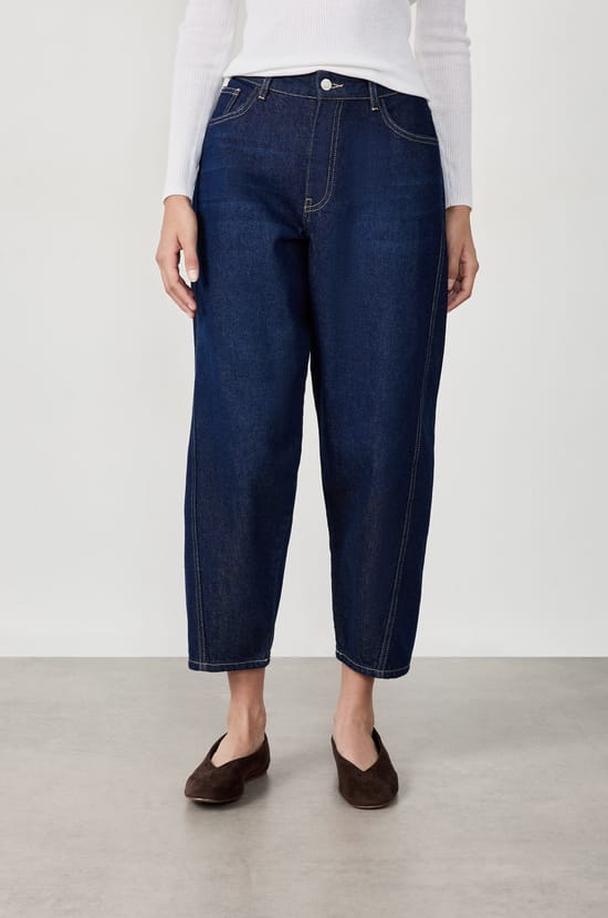 Carrot Cut Jeans;${refinementColor}