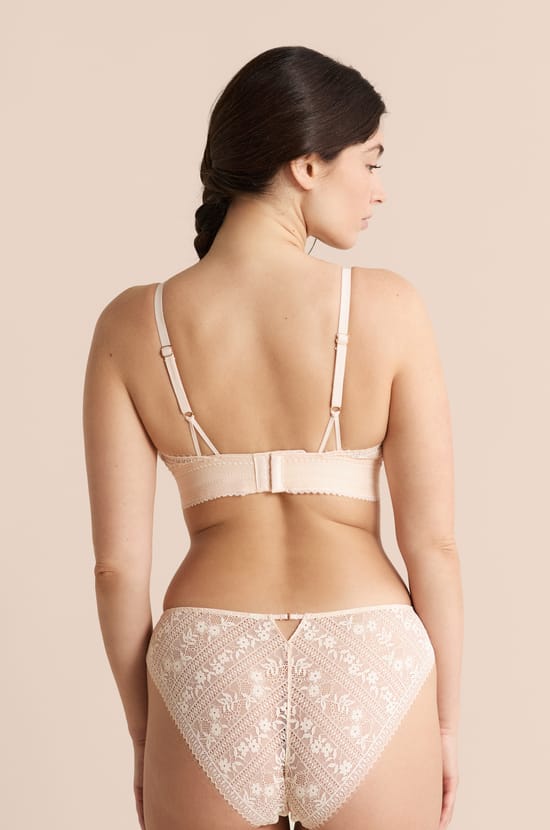 Bra N.8 - The Wireless Triangle in Lace;${refinementColor}